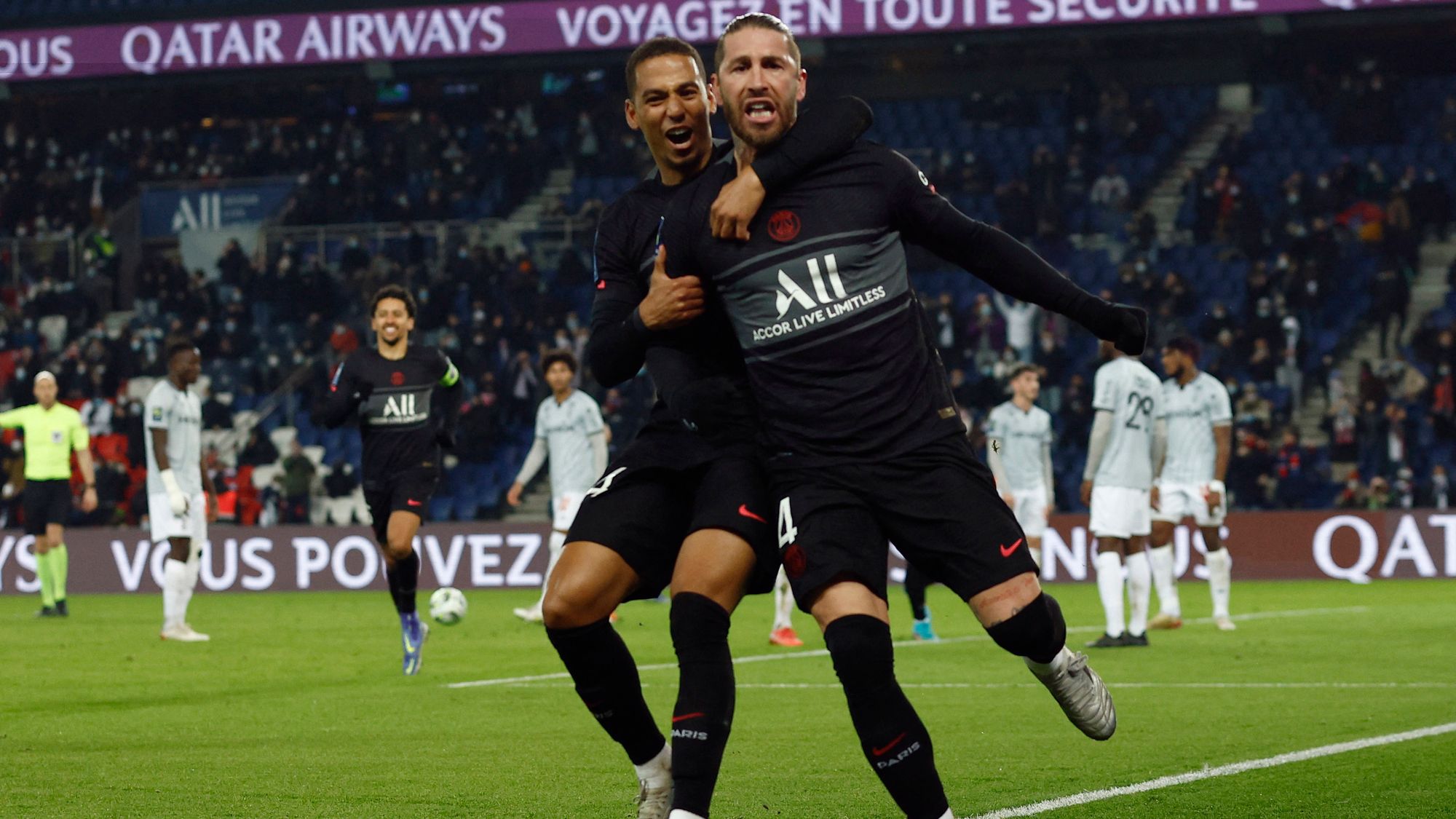Sergio Ramos marcó su primer gol con Paris Saint-Germain en el triunfo frente a Reims