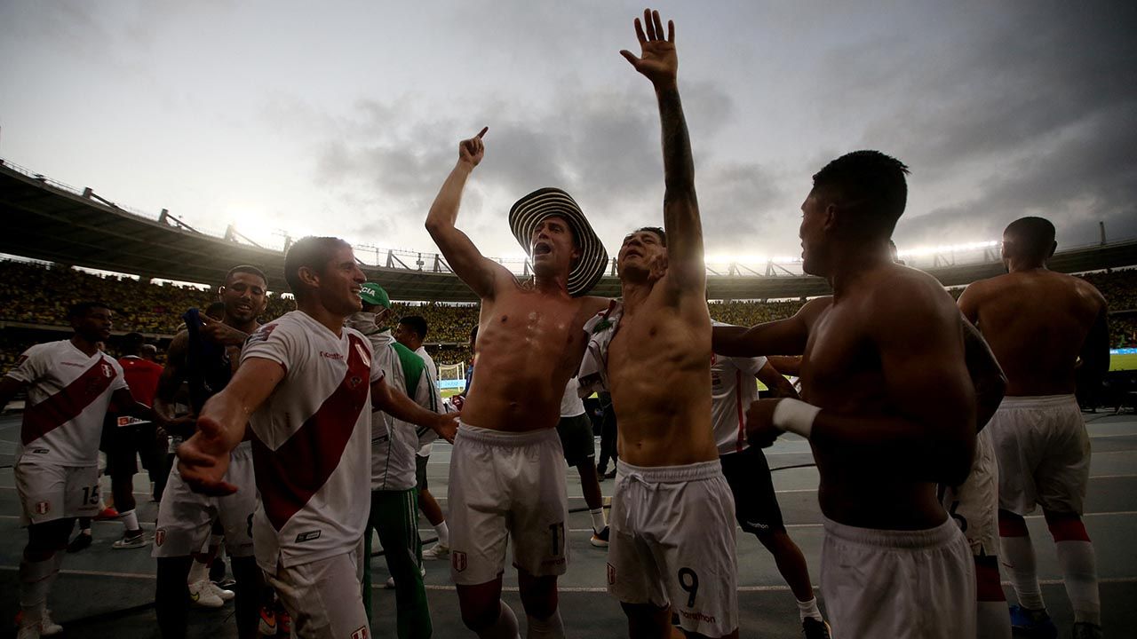 Perú sorprendió a Colombia y sigue vivo en la eliminatoria de Conmebol
