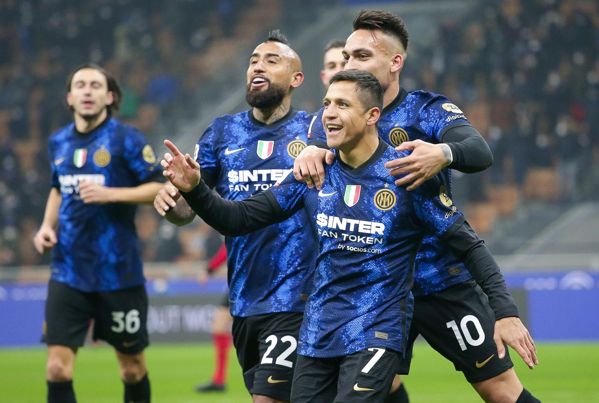 Inter sufrió ante Empoli, pero remontó y avanzó en la Coppa Italia