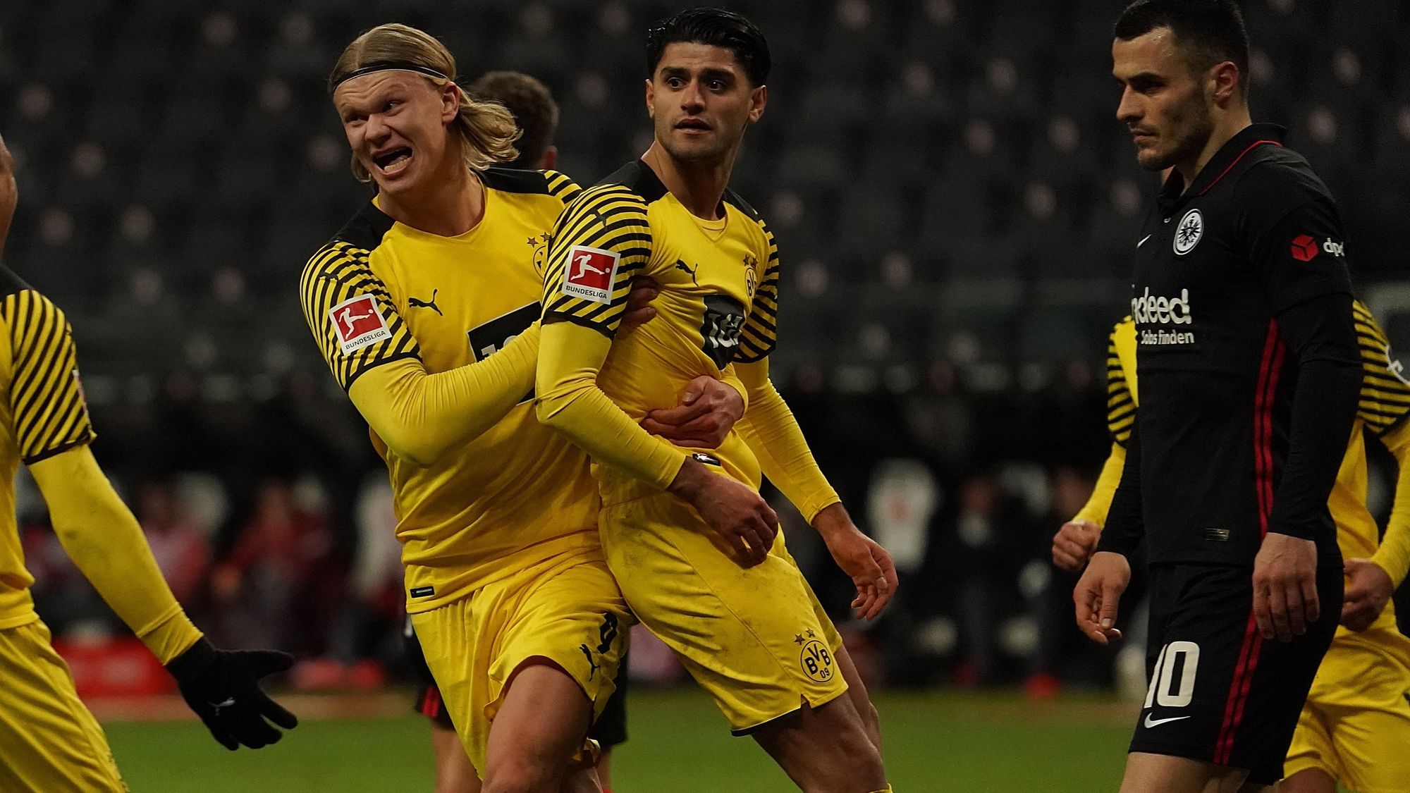 Remontada de locura de Borussia Dortmund que recortó la distancia en la Bundesliga
