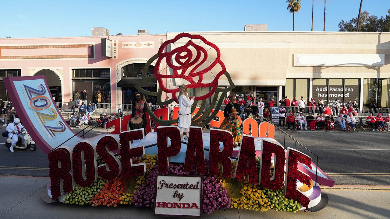 Pasadena se cubrió de flores en el regreso del Rose Parade