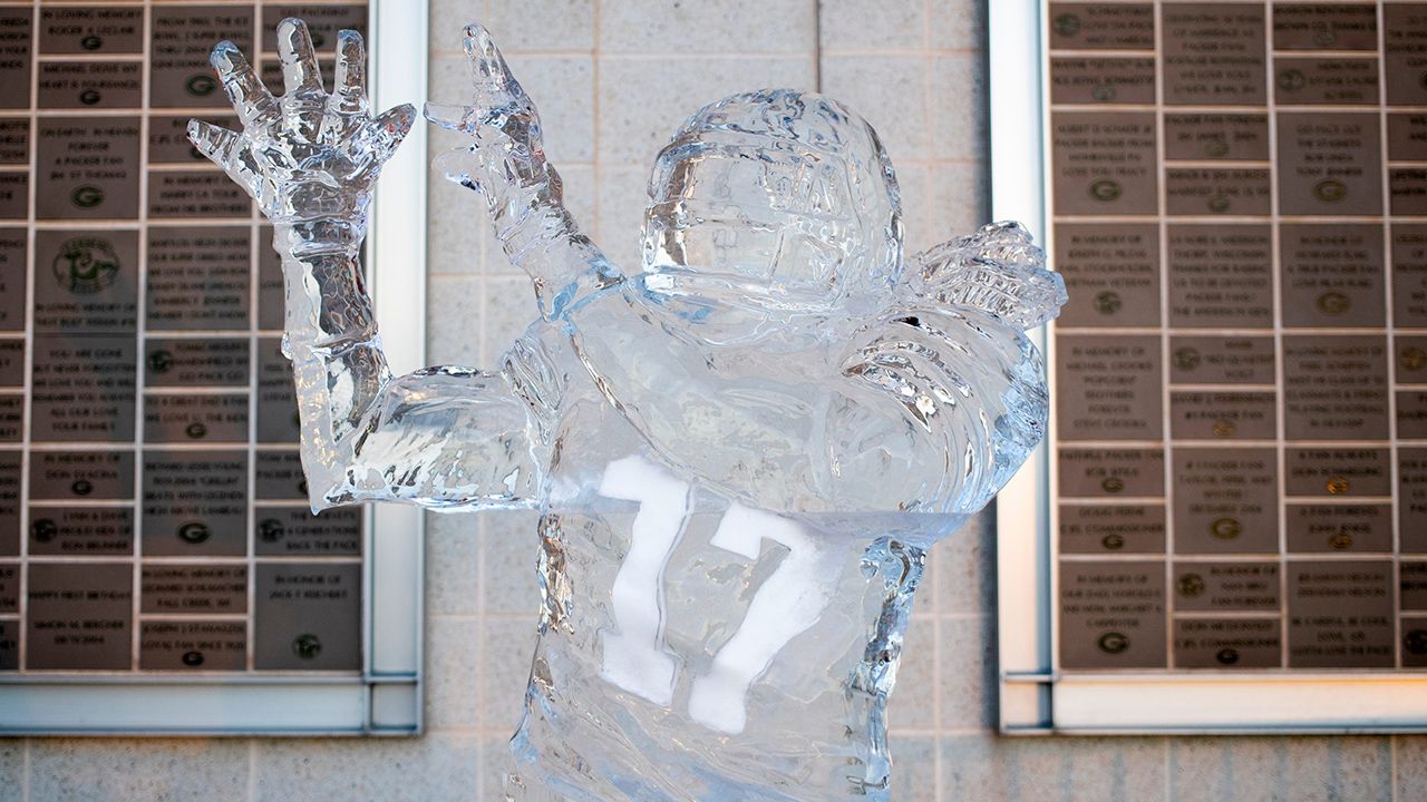 Davante Adams, otra de las figuras de los Packers que merece una estatua de hielo