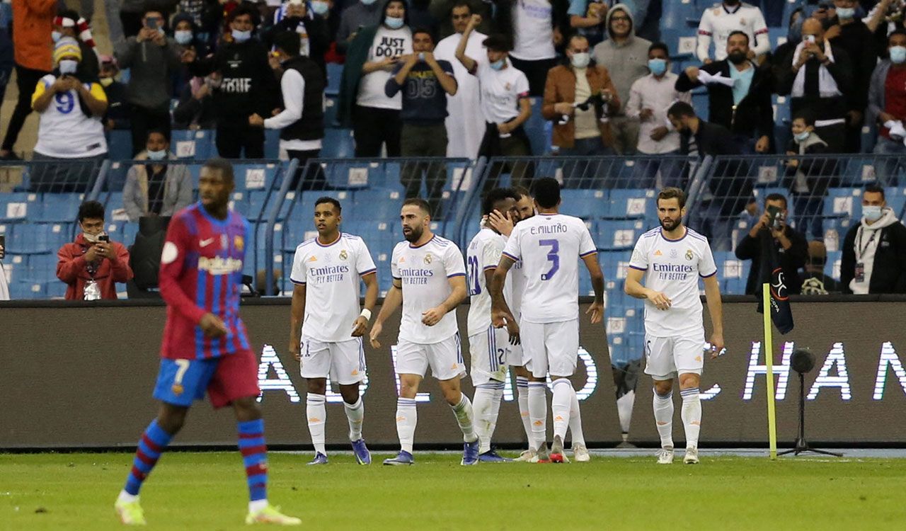 El gol 11 de Karim Benzema al Barcelona