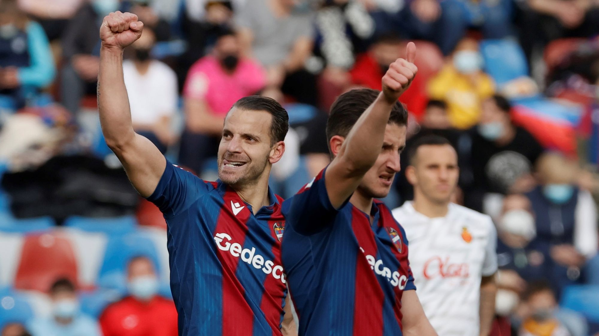 Levante consigue el primer triunfo de temporada y se aferra a La Liga