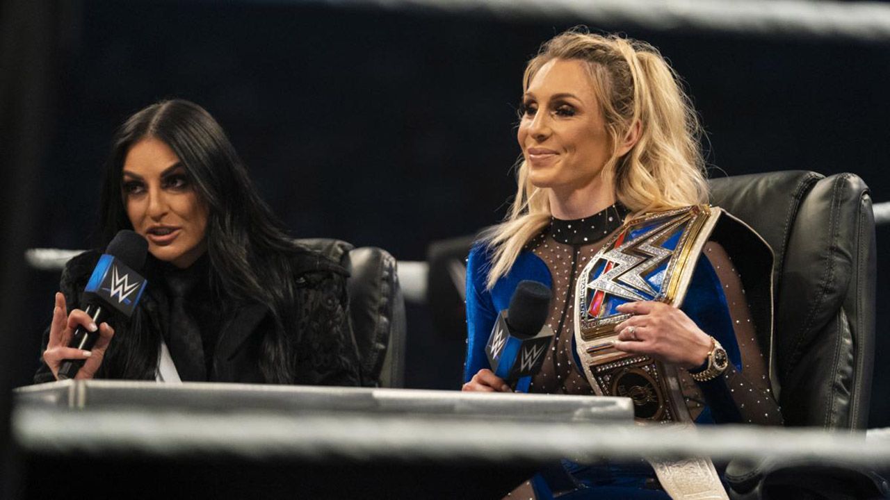 Careos y firmas de contrato en el SmackDown previo a Elimination Chamber