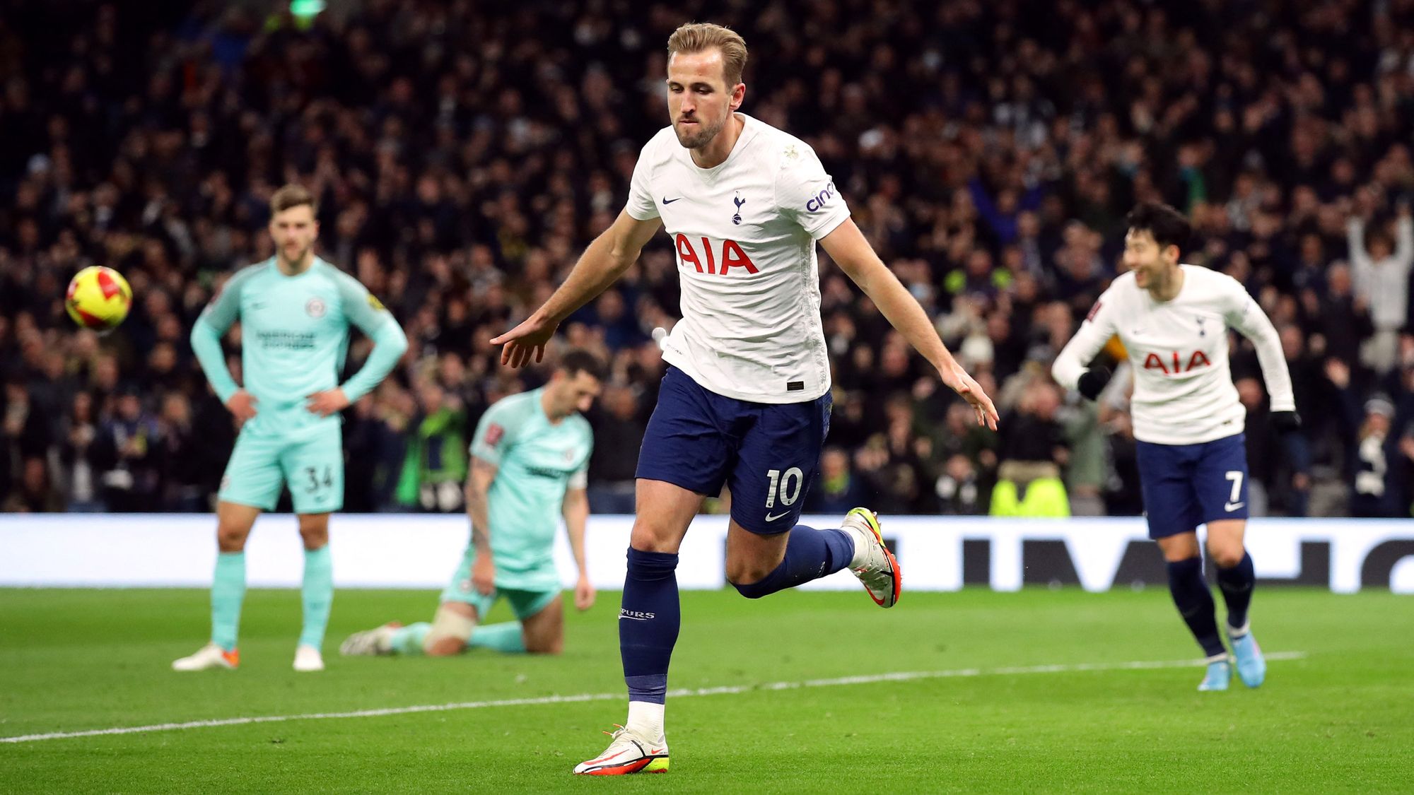 Tottenham pasó por encima de Brigthon y avanzó a la quinta ronda de la FA Cup