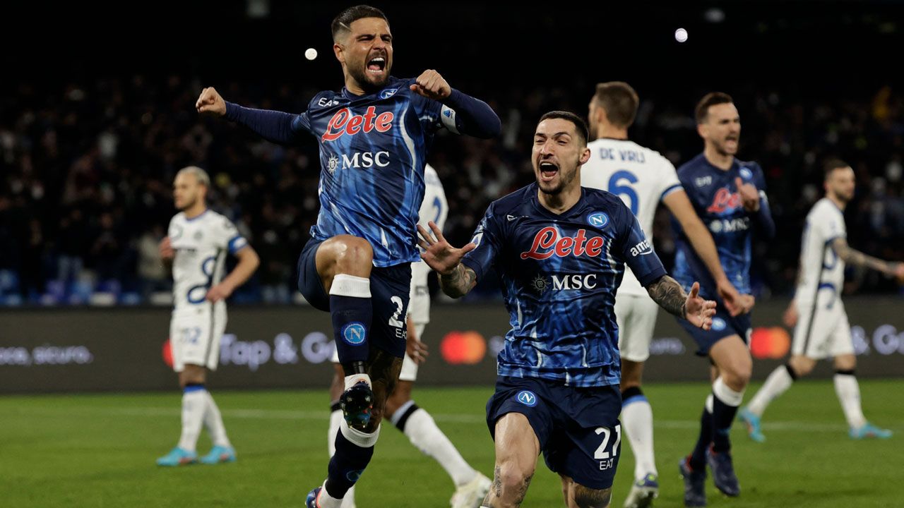 Inter sale con vida de Napoli y con el liderato de la Serie A intacto
