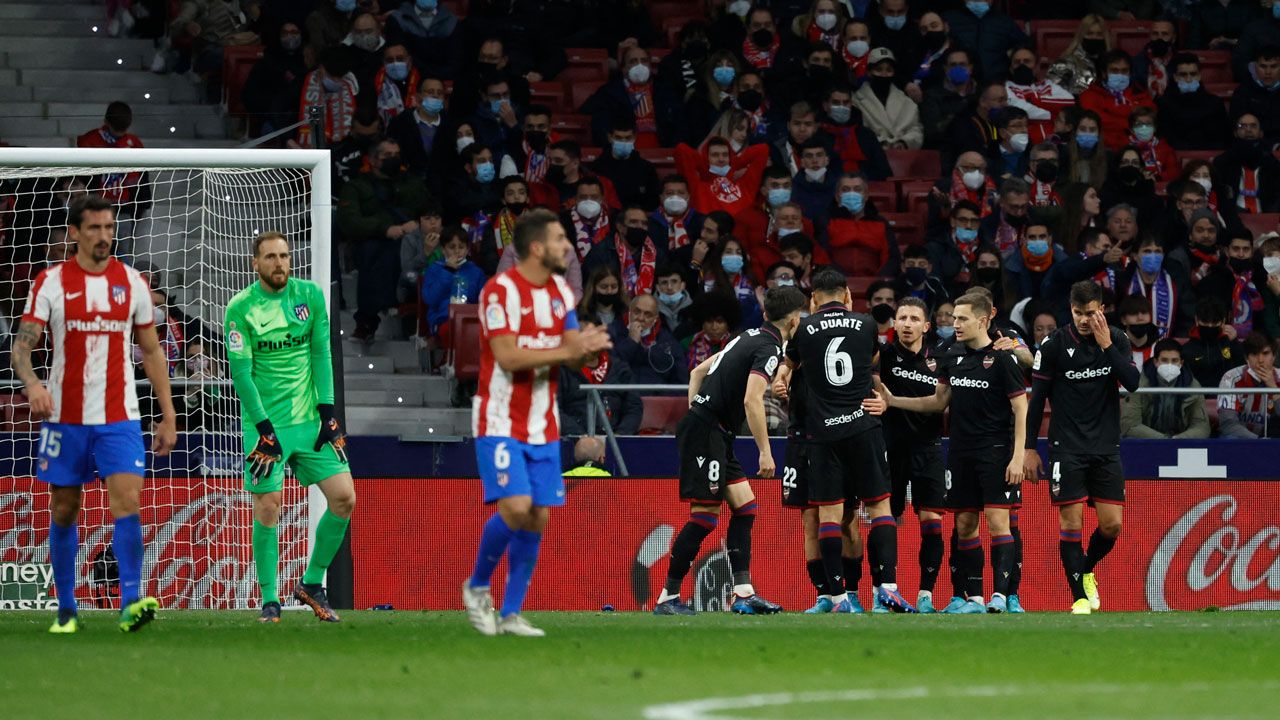 Atlético de Madrid se derrumba en el Metropolitano y cae de la zona Champions