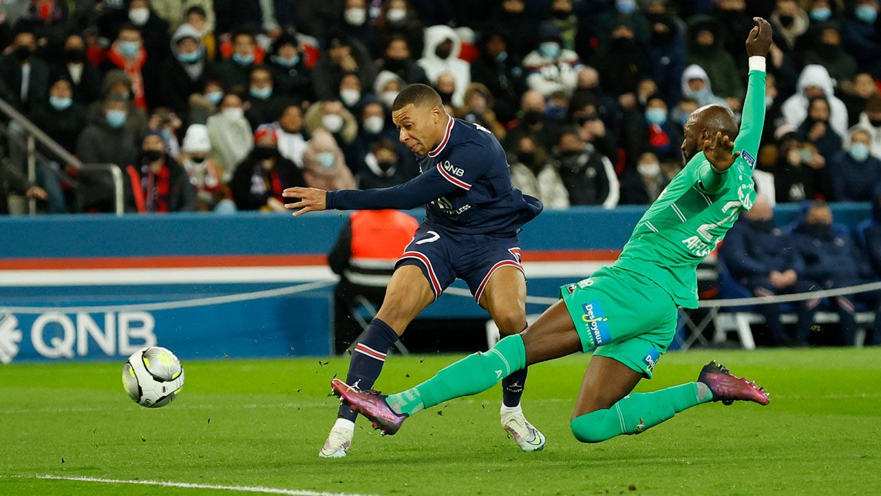 Kylian Mbappé se abre camino en la historia de Paris Saint-Germain