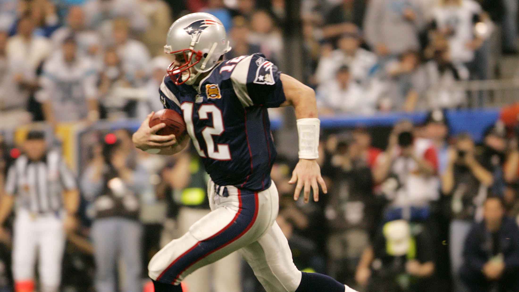 Super Bowl XXXVIII (2004). Panthers 29-32 Patriots