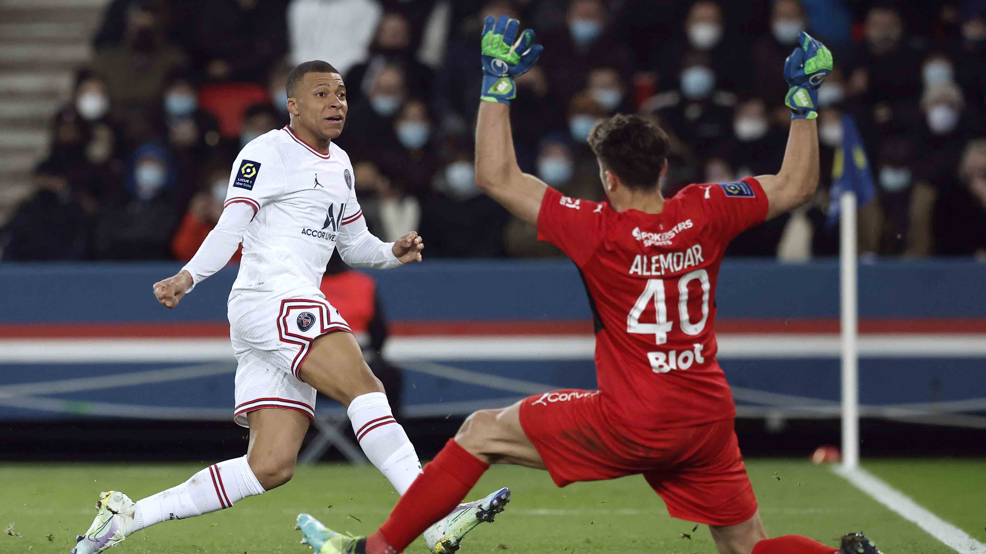 PSG vs Rennes, 11 de febrero, Jornada 24 de la Ligue 1: Kylian Mbappé anota el 1-0 al minuto 93.