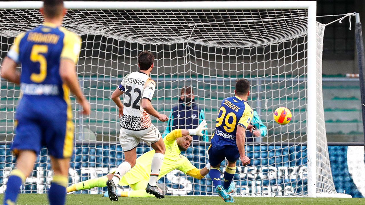 Un Hat-Trick de Giovanni Simeone hace soñar a Hellas en la Serie A