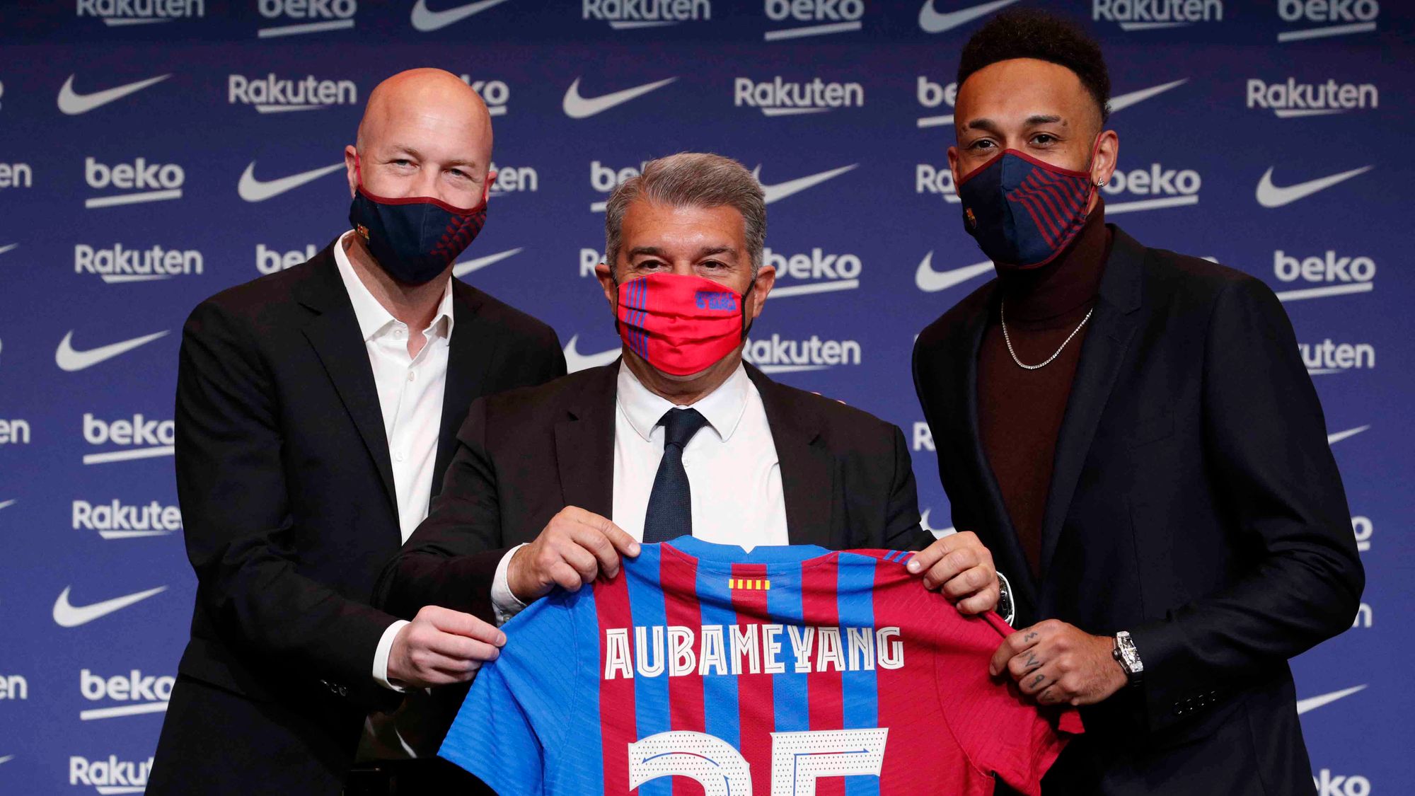 Así se ve Pierre-Emerick Aubameyang con la camiseta del Barcelona