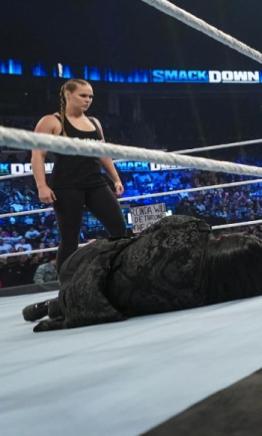 Ronda Rousey apareció en SmackDown y eligió rival para Wrestlemania