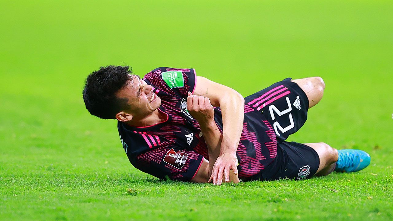 Ver al 'Chucky' Lozano salir lesionado en los partidos de México ya se convirtió en una pesadilla para el Napoli.