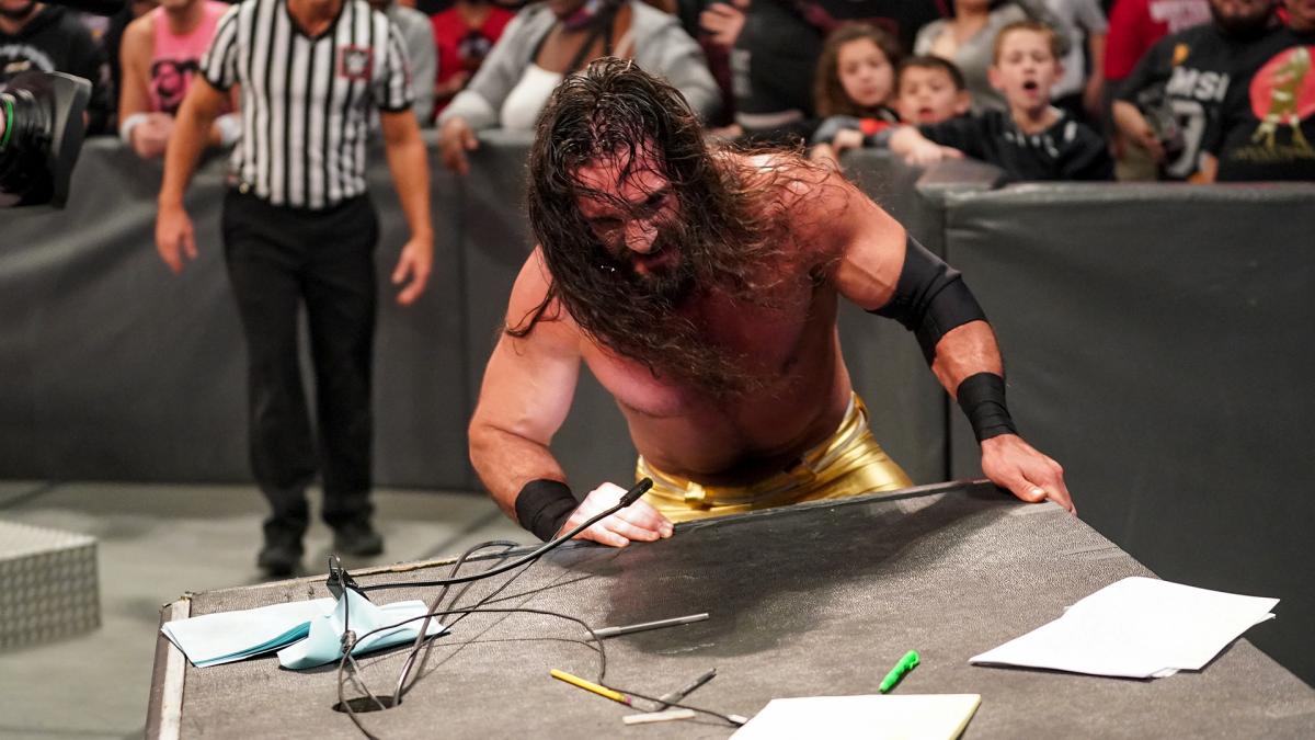 AJ Styles y Seth Rollins se dieron con todo en RAW