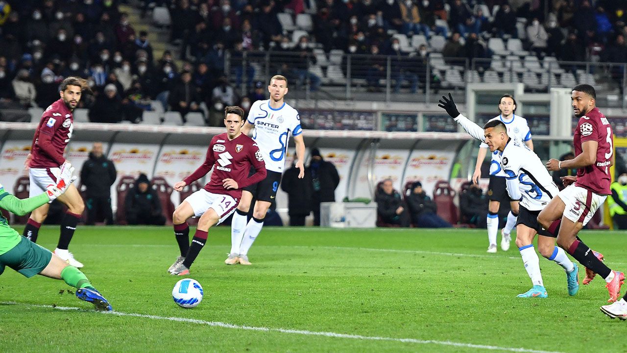 Alexis rescató a Inter que defiende la Serie A con lo mínimo