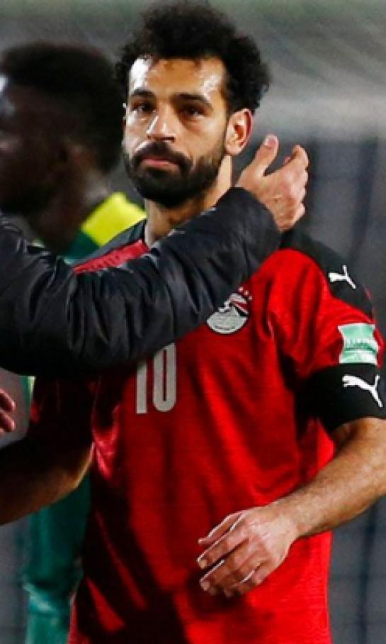 Cuidado, Senegal; FIFA investiga el acoso con láseres a los jugadores de Egipto