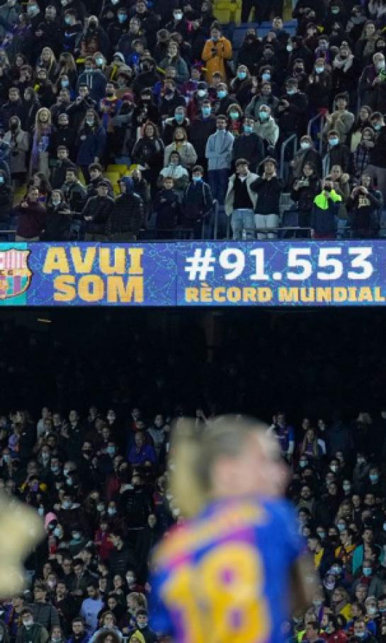 'El Clásico' femenil de Champions League impone nuevo récord mundial de asistencia