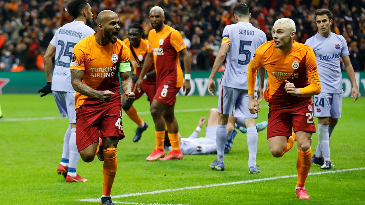Galatasaray pega primero y deja en la lona al Barcelona