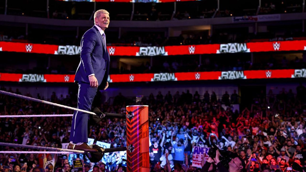 Cody Rhodes está de regreso en WWE y comenzó la tensión con Seth Rollins