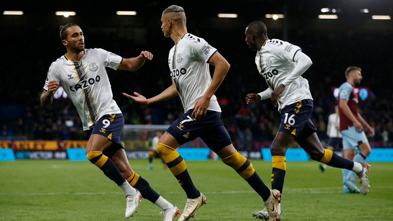 Everton sigue sumando derrotas en la Premier League y está a un paso del descenso