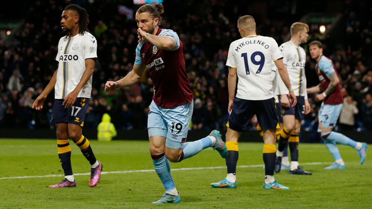 Everton sigue sumando derrotas en la Premier League y está a un paso del descenso