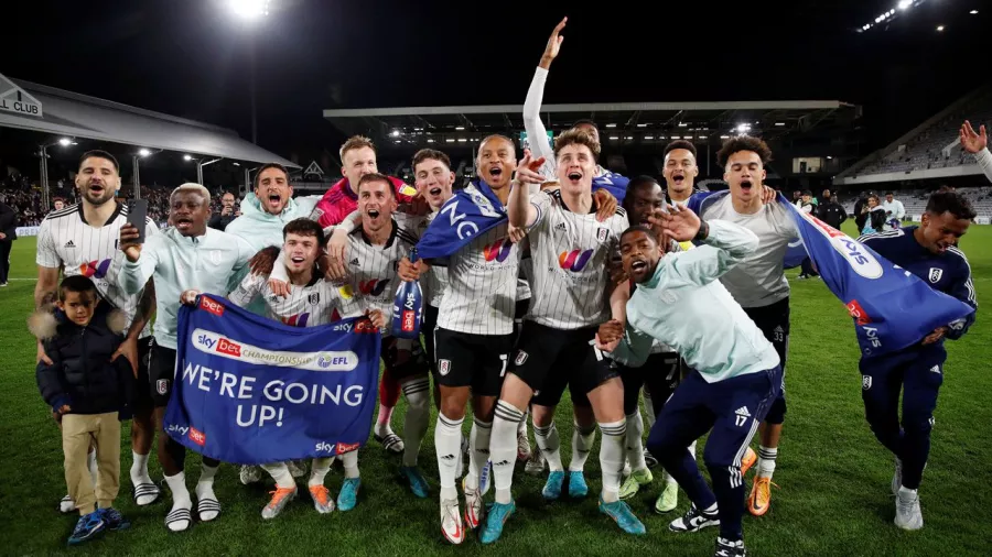 Fulham aseguró el ascenso a la Premier League y buscará el título
