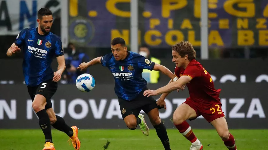 Inter venció a Roma y 'acaricia' el Scudetto