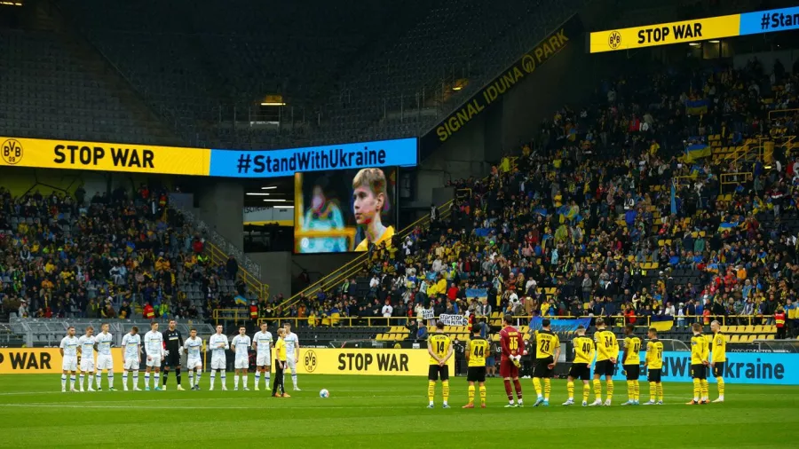 El resultado fue lo de menos en el juego por la paz entre Borussia Dortmund y Dinamo Kiev