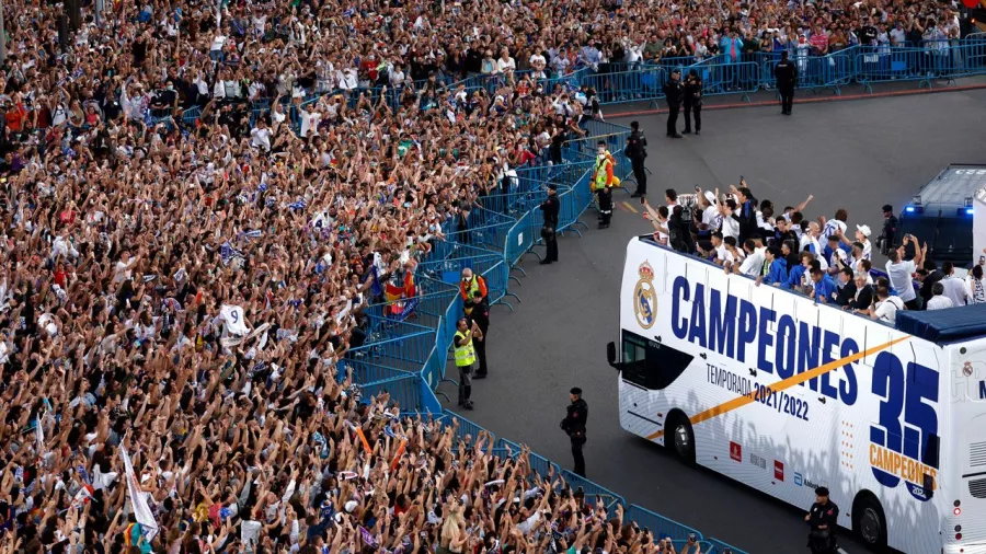 Real Madrid paralizó la ciudad festejando el título de La Liga