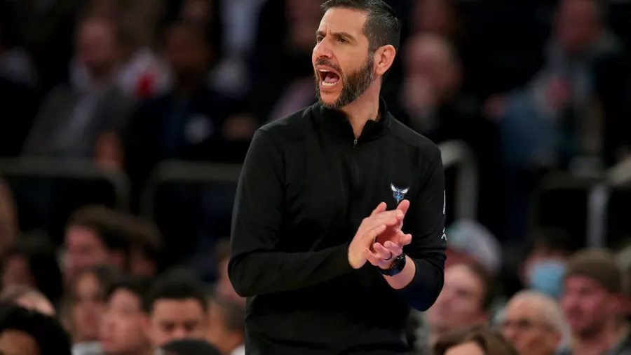 Los Hornets, el equipo de Michael Jordan, despidió a su head coach