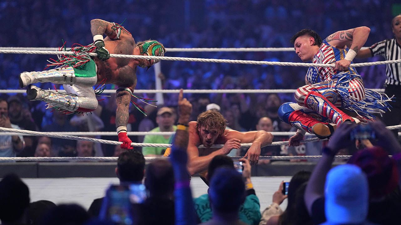 Logan Paul fue traicionado por The Miz, pero venció a Rey y Dominik Mysterio