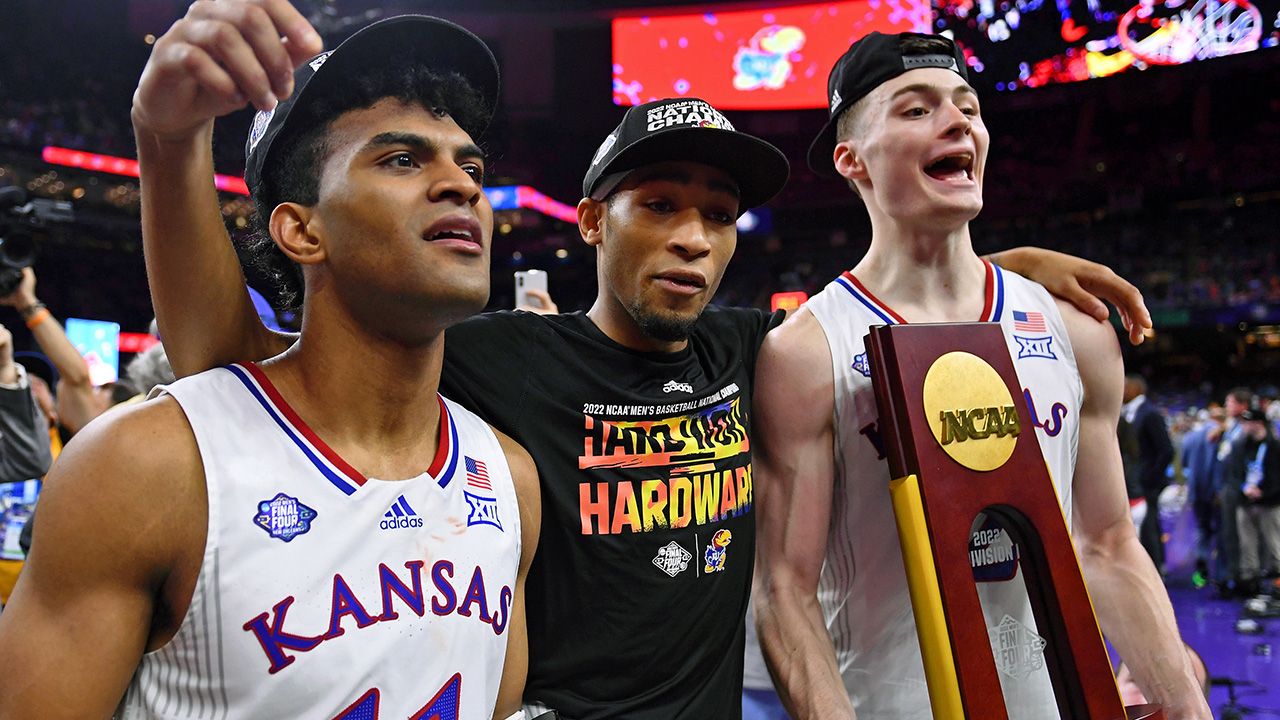 ¡Cuando se sufre se disfruta más y así festejó Kansas el título de la NCAA!