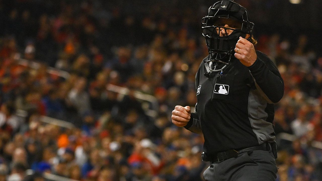 Un pelotazo sobre Francisco Lindor detonó la primera bronca del año en MLB