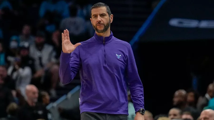 Los Hornets, el equipo de Michael Jordan, despidió a su head coach