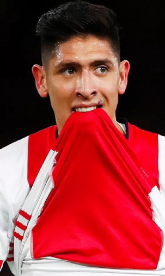 Edson Álvarez está listo para el Manchester United y en Inglaterra lo saben