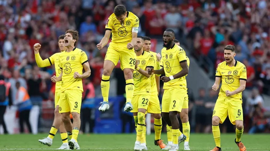 Emoción y tensión en los penales de la FA Cup