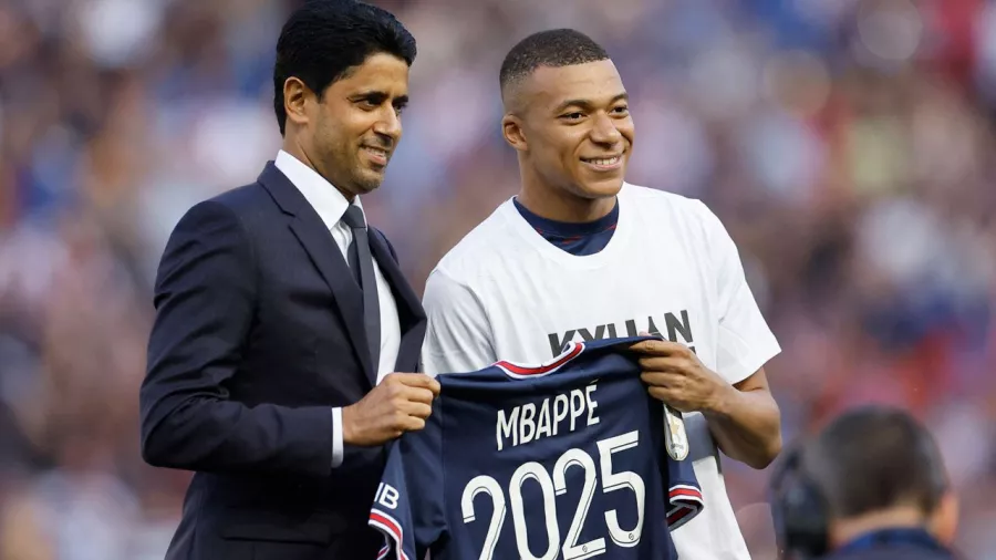 Kylian Mbappé anunció su renovación con Paris Saint-Germain