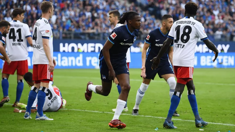 Hertha Berlin se mantiene en la Bundesliga tras remontar a Hamburgo