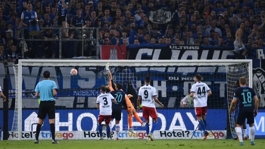 Hertha Berlin se mantiene en la Bundesliga tras remontar a Hamburgo
