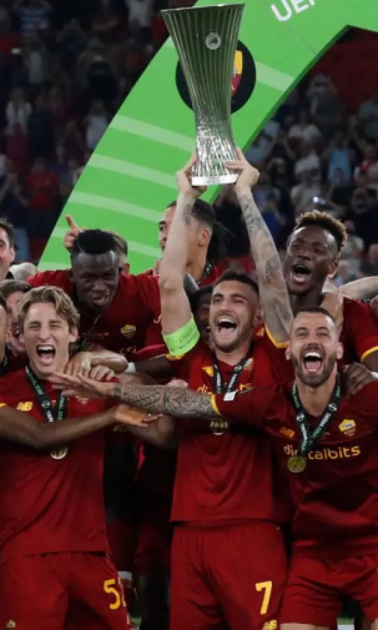 Roma termina la sequía europea y es campeón de la Conference League