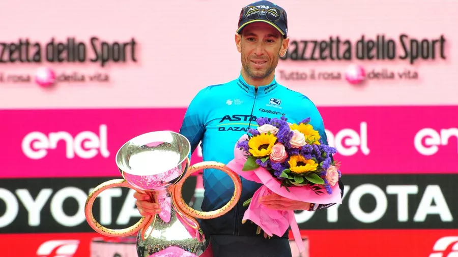 Jai Hindley se llevó la contrarreloj y se coronó en el Giro de Italia