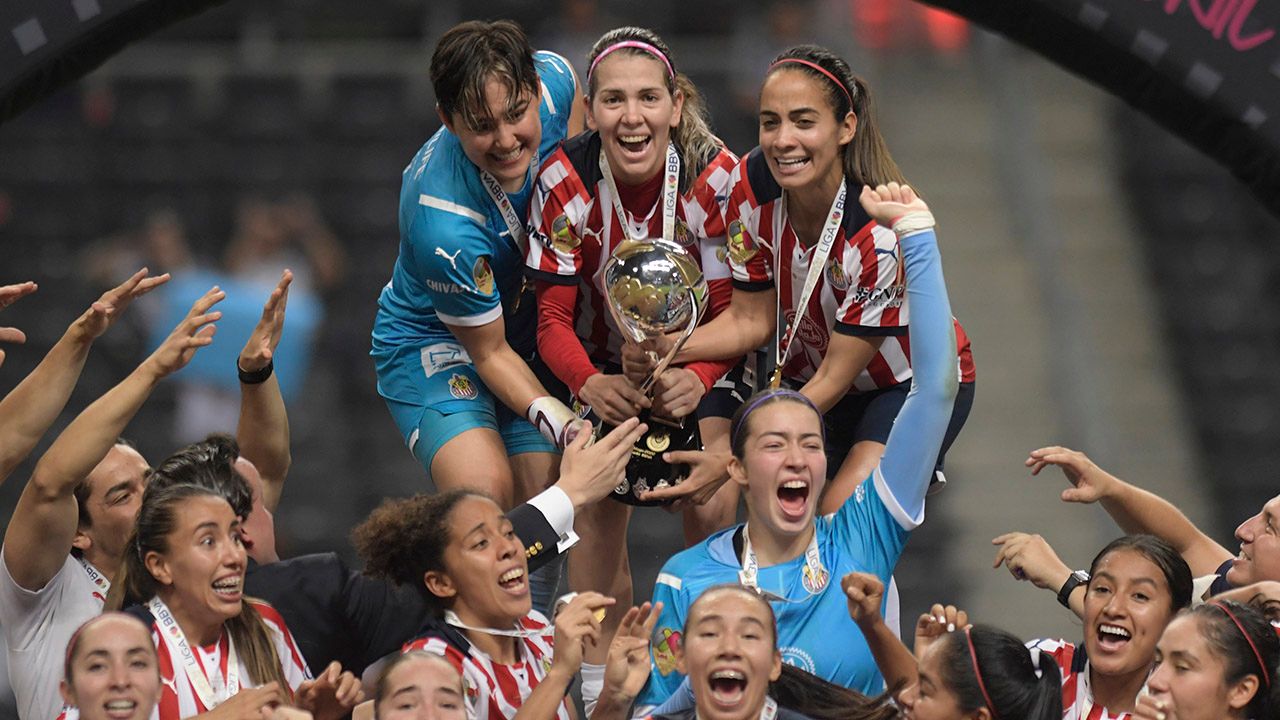 ¡Otra vez Blanca Félix! y Chivas es campeón de campeones femenil