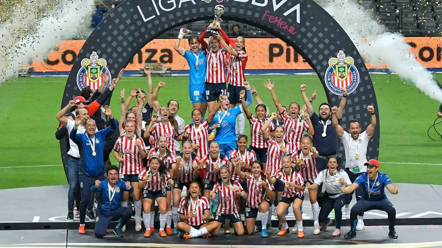 El gran festejo de Chivas, campeonas absolutas de la Liga MX