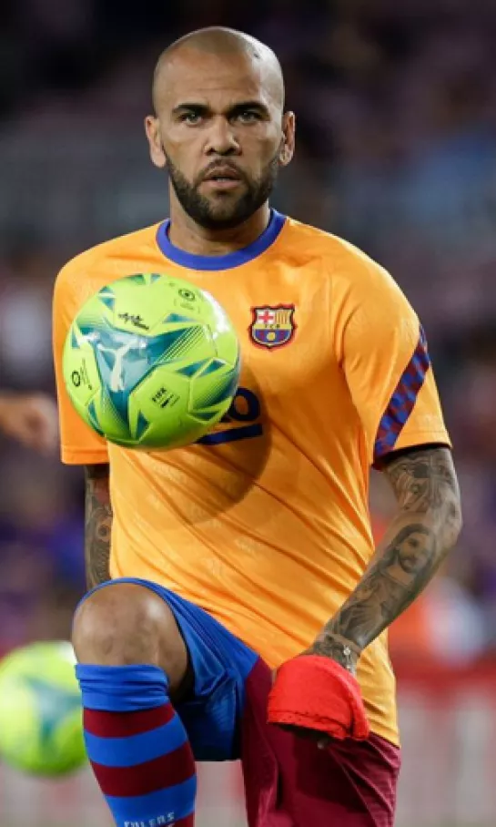 Dani Alves quiere seguir, ¿y el Barcelona?