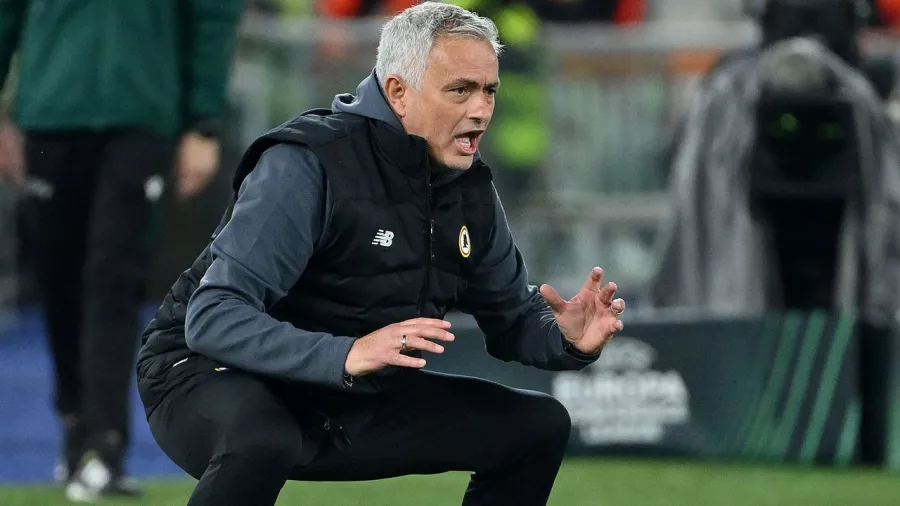José Mourinho llega a las lágrimas con el pase de la Roma a la final de la Conference League