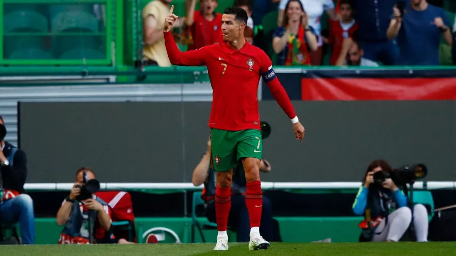 Un doblete de Cristiano Ronaldo revivió a Portugal en la Nations League