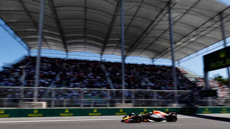 Max Verstappen y ‘Checo’ hicieron el 1-2 en el Gran Premio de Azerbaiyán