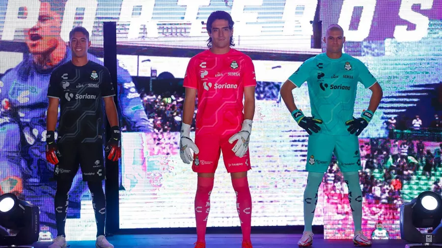 Santos Laguna mezcló nostalgia y elegancia en sus nuevos uniformes